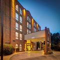 Exterior of Embassy Suites Williamsburg