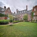 Exterior of Exeter Inn