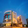 Exterior of Fabhotel Royal Residency Lakdikapul