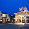 Exterior of Fargo Inn & Suites