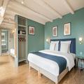 Exterior of Hôtel De L'europe by Happyculture