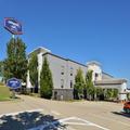 Exterior of Hampton Inn Kansas City Northeast