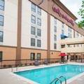 Exterior of Hampton Inn Metairie