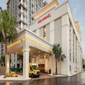 Exterior of Hampton Inn Miami Dadeland