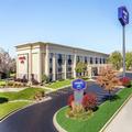 Exterior of Hampton Inn Milwaukee-Airport