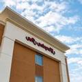 Exterior of Hampton Inn Pontiac