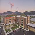 Image of Hampton Inn & Suites Hood River