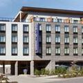 Exterior of Hampton Inn & Suites Seattle/Renton