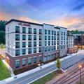 Exterior of Hampton Inn by Hilton Blue Ridge