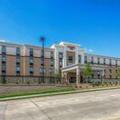 Exterior of Hampton Inn by Hilton Wentzville