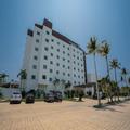 Exterior of Heartland Inn