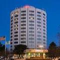 Exterior of Hilton Chicago / Oak Lawn