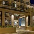 Photo of Hilton Garden Inn Waikiki Beach