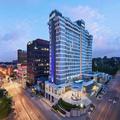 Exterior of Hilton Kansas City Country Club Plaza