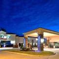 Exterior of Holiday Inn Express Show Low by IHG