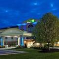 Photo of Holiday Inn Express & Suites Marion by IHG