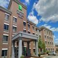 Image of Holiday Inn Express & Suites Milwaukee Nw / Park Place