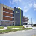 Exterior of Home2 Suites by Hilton Kci Airport