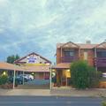 Exterior of Horsham Mid City Court Motel