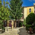 Exterior of Hotel De Selves