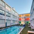 Exterior of Hotel Indigo Memphis Downtown
