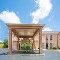 Exterior of Howard Johnson by Wyndham Beckley