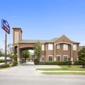 Photo of Howard Johnson by Wyndham Grand Prairie Near Lone Star Park