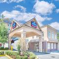 Image of Howard Johnson by Wyndham North Bergen