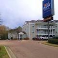 Exterior of Intown Suites Jackson