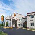 Exterior of Knights inn Hartford