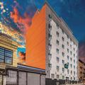 Exterior of La Quinta Inn & Suites by Wyndham Brooklyn Central