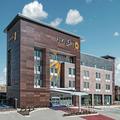 Exterior of La Quinta Inn & Suites by Wyndham Dallas Grand Prairie North