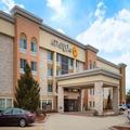 Exterior of La Quinta Inn & Suites by Wyndham Effingham