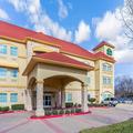Photo of La Quinta Inn & Suites by Wyndham Ennis