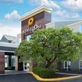 Exterior of La Quinta Inn & Suites by Wyndham Hopkinsville