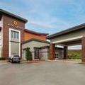 Image of La Quinta Inn & Suites by Wyndham Knoxville Papermill