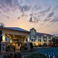 Exterior of La Quinta Inn & Suites by Wyndham Lagrange / I 85