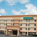 Image of La Quinta Inn & Suites by Wyndham Mansfield Oh