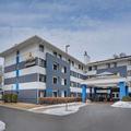 Exterior of La Quinta Inn & Suites by Wyndham Minneapolis-Minnetonka