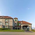 Exterior of La Quinta Inn & Suites by Wyndham Olathe