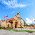 Exterior of La Quinta Inn & Suites by Wyndham Pasadena