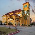 Image of La Quinta Inn & Suites by Wyndham Pearland - Houston South