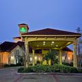 Exterior of La Quinta Inn & Suites by Wyndham Usf (Near Busch Gardens)