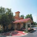 Exterior of La Quinta Inn by Wyndham Kansas City Lenexa