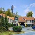 Exterior of La Quinta Inn by Wyndham Radford
