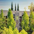 Exterior of Lake Natoma Inn