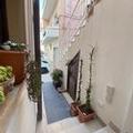 Exterior of Lakkios