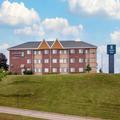 Photo of Mainstay Suites Dubuque at Hwy 20