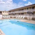 Exterior of Mariner Inn and Suites