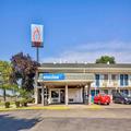 Exterior of Motel 6 Hammond, IN - Chicago Area